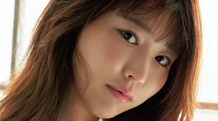 輝跡 松本菜奈実写真集 ∙ Hyped.jp